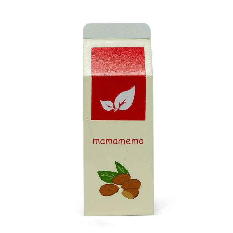 MaMaMeMo Almond drink in wood