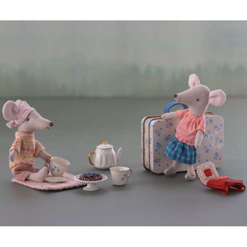 Maileg Mini Tea Set in Suitcase - Mouse - Blue Madelaine